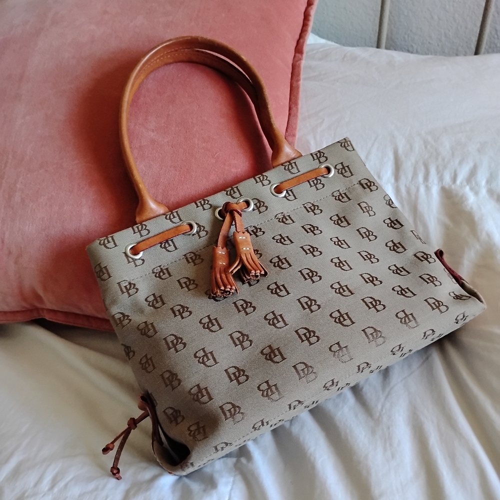 Dooney and Bourke vintage shoulder bag